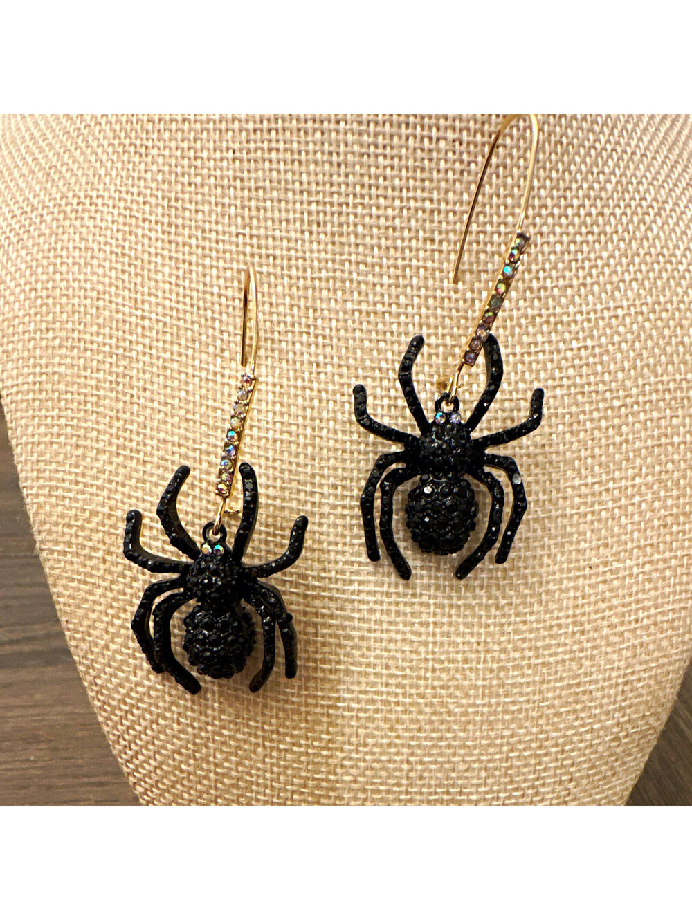 Betsey Johnson Black Spider Dangle Earrings nwot